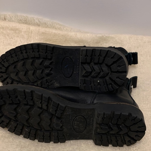 Women's Black Leather Ankle Booties - Classic Chelsea Style - Picture 5 of 5